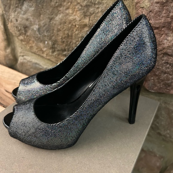 Nine West Shimmering Black Peep-Toe Heels 10 M. Like Brand New!!No flaws! Beauty - Picture 2 of 8